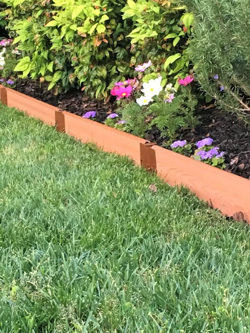 Straight Composite Landscape Edging Kit With 1" Boards - Image 2